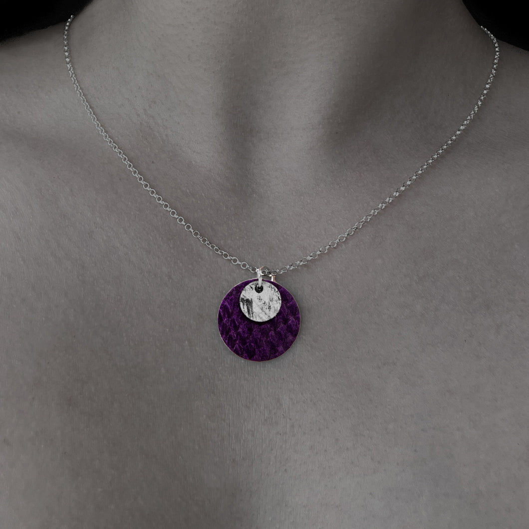 Pendentif violet